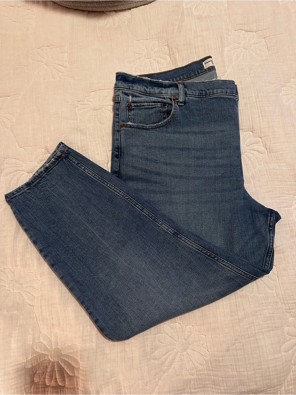 Abercrombie & Fitch Women’s High Rise Mom Jeans